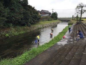 ライフジャケットは必須ですね。