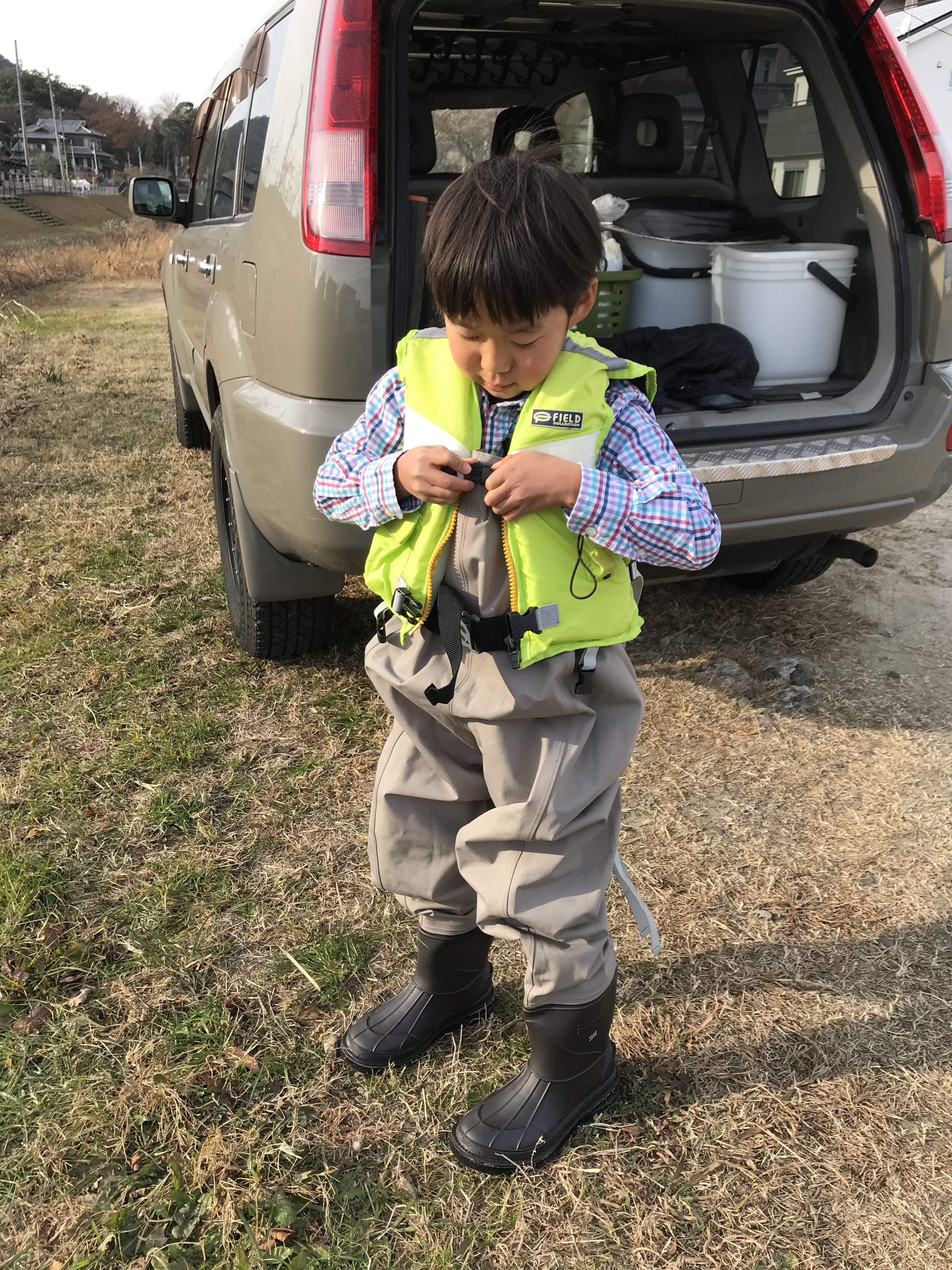 川遊びの服装 子どもを川の事故から守る! ライフジャケット | 川遊びマップ